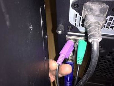 Win11電腦顯示屏無信號黑屏怎么辦？