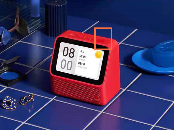 天貓精靈復位鍵在哪里