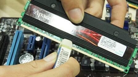 Win10開機后顯示器無信號怎么辦？