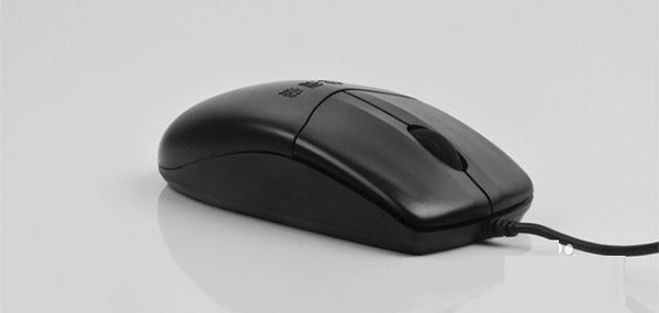 Win10鼠標亂飛亂跳是什么原因？