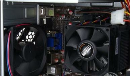 Win7旗艦版進(jìn)入系統(tǒng)后黑屏怎么辦？