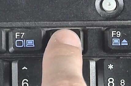 Win10分辨率太高導(dǎo)致黑屏怎么辦？