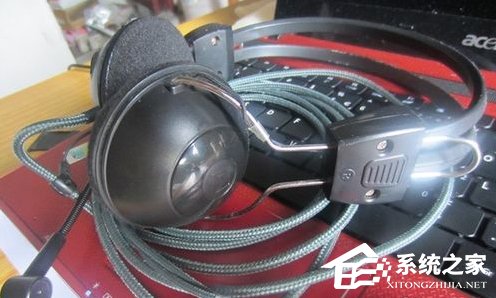 Win7系統(tǒng)連接耳麥不能說話怎么辦？