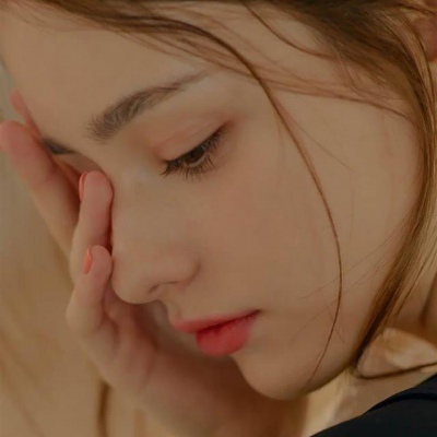 2019最新可甜可鹽的歐美氣質小姐姐微信頭像大全分享