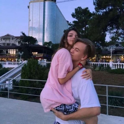 2019最新最全簡單大方微信情侶頭像大全分享