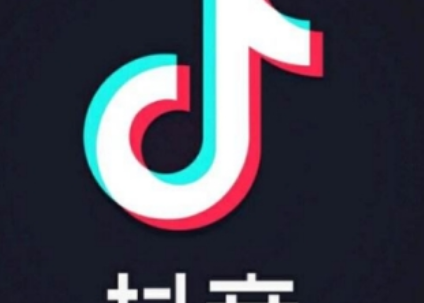 抖音借位拍照怎么玩 保鮮膜拍照教程