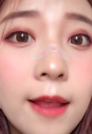 抖音鼻子愛心創可貼怎么拍  抖音愛心創可貼特效拍攝教程