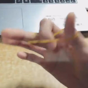 抖音橡皮筋在手上轉圈怎么操作的？抖音橡皮筋在手上轉圈攻略介紹！