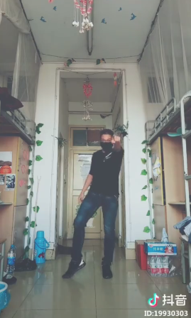 俄舞魯小賤原創抖音什么歌 抖音魯小賤那個是什么歌