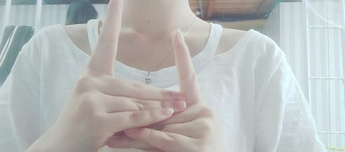 抖音手指舞音樂叫什么 抖音愛心手指舞教程慢動作