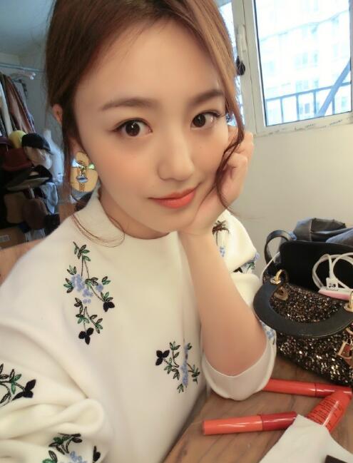 抖音曉曉的寄己是誰_抖音張天韻個人資料分享