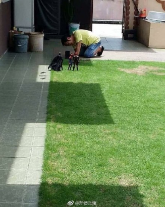 微博上怎么與手辦合影？微博上與手辦合影拍攝教程分享