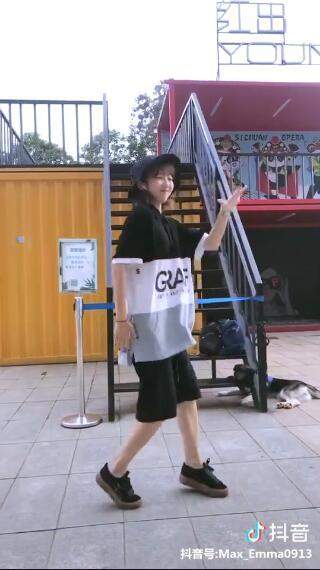 抖音散步舞怎么跳_抖音散步舞教學(xué)