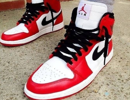 抖音誰還沒幾箱鞋呢是什么梗 抖音誰還沒幾箱鞋呢什么意思