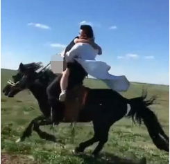 抖音黑馬門是怎么回事？抖音黑馬門是什么？