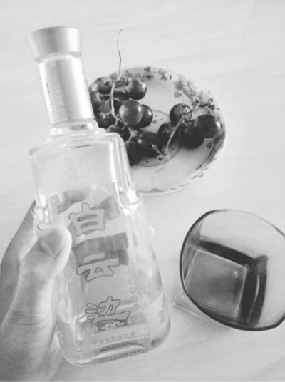 抖音敬自己圖片分享_抖音中敬自己酒的圖片大全