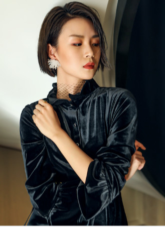 抖音煙嗓女生版老街是誰唱的 歌詞歌曲分享