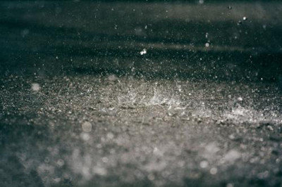 【抖音你害怕大雨嗎是不是還留短頭發】歌曲歌詞試聽分享