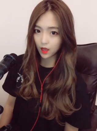 抖音夢里夢外都是你女生版是誰唱的 歌詞歌曲分享