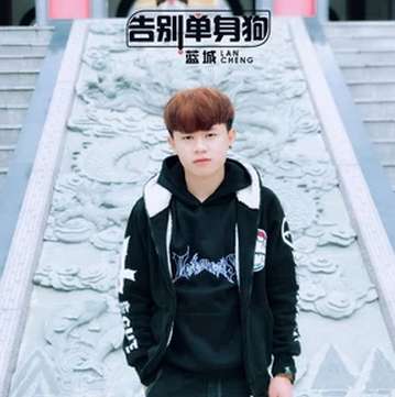 抖音夏天風吹過衣裳變單薄是什么歌 歌曲分享