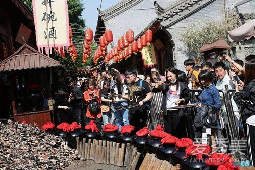 抖音孫堅西安排隊摔碗在哪_抖音西安摔碗歌曲試聽分享