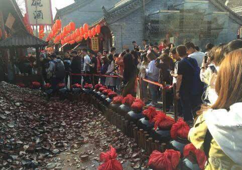 抖音孫堅西安排隊摔碗在哪_抖音西安摔碗歌曲試聽分享