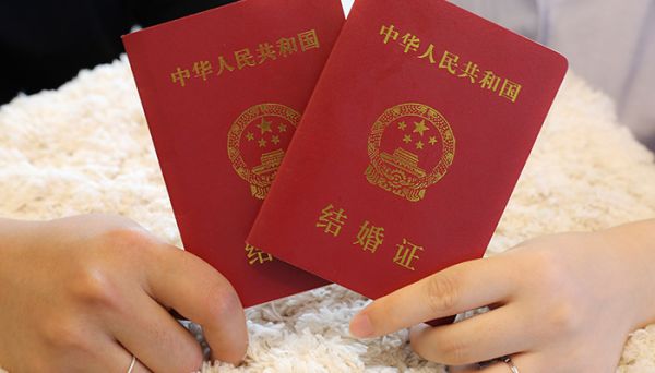 領證官宣發朋友圈的句子 領證官宣發朋友圈的句子有哪些