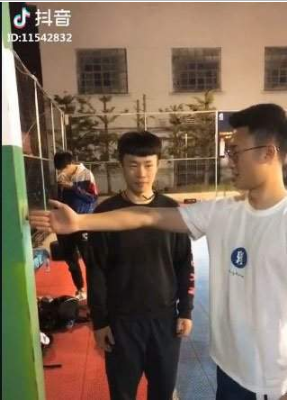 抖音上手變短是怎么拍的？手變短拍攝原理解析