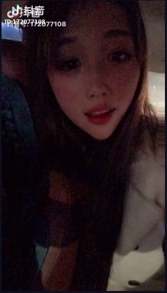 抖音吐車上就200是什么意思？抖音吐車上200是怎么回事