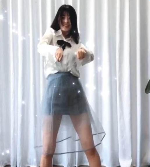 抖音化妝騎摩托摘星星歌曲叫什么_歌詞分享