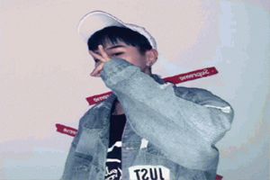 抖音花式遮臉圖片大全 抖音花式遮臉拍照圖片分享