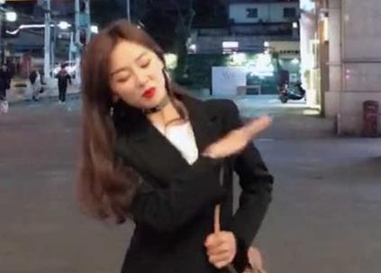 抖音拍灰舞背景音樂是什么相關介紹