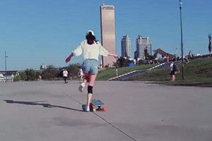 抖音滑板女孩動態桌面壁紙怎么設置？抖音滑板女孩動態壁紙設置方法