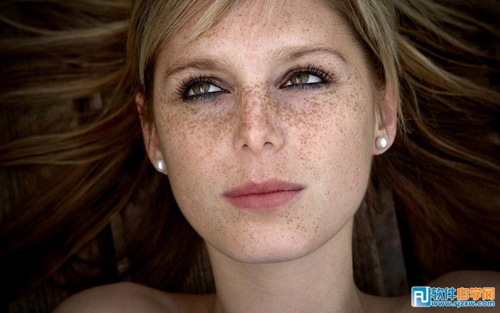 ps如何去除臉上斑點